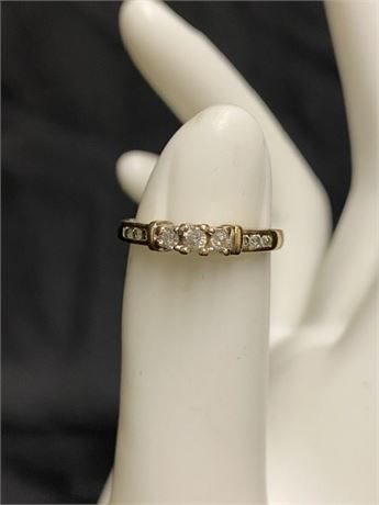 Diamond 14K gold ring Size 7.5