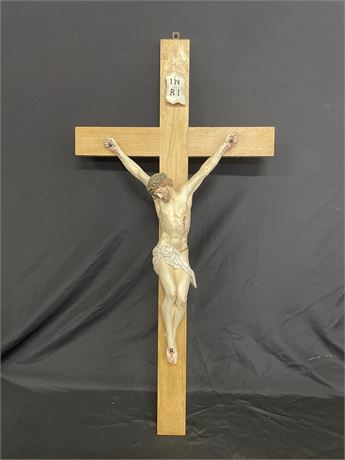 Large Vintage Wood Cathedral Crucifix - 21x42