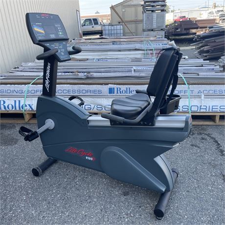 Life Fitness Life Cycle 9100 Recumbent Exercise Bike-needs battery