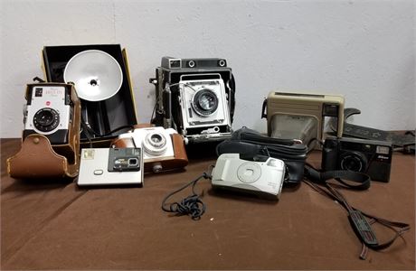 Assorted Collectible Vintage Cameras