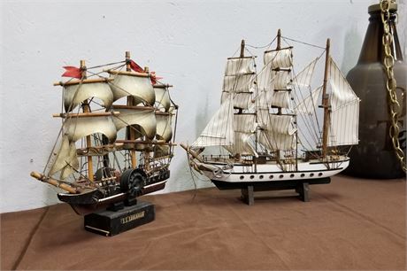 2 Sailing Ships