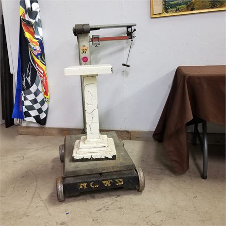 Vintage Rolling Howe Floor Scale