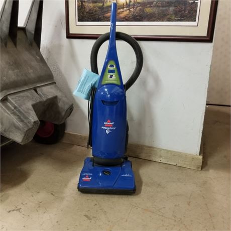 Bissel Power Force Vac w/ Bag