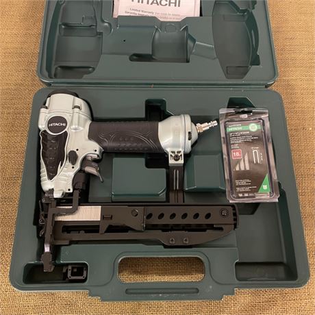 Nearly New Hitachi 1/4' Crown Pneumatic Stapler