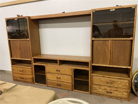 Oak Entertainment Center with built-in Lighting, 128x18x75