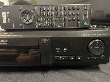 Sony CD/DVD Player w/ Remote