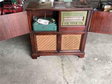 Antique Radio & Record Player