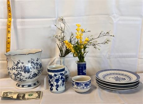 Japanese porcelain vases and plates