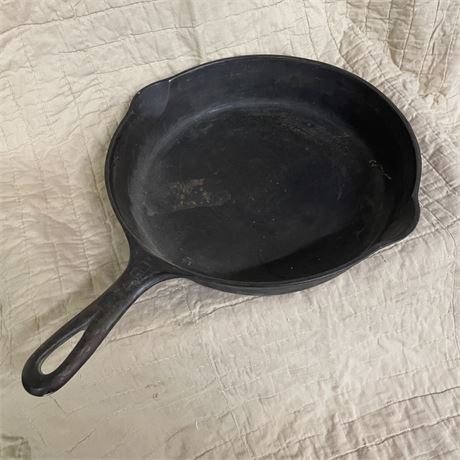 Griswold Cast Iron #8 Frying Pan - 10 ½"