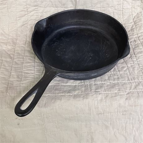 Griswold Cast Iron 9 Frying Pan