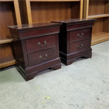 Pair of Night Stand Dressers