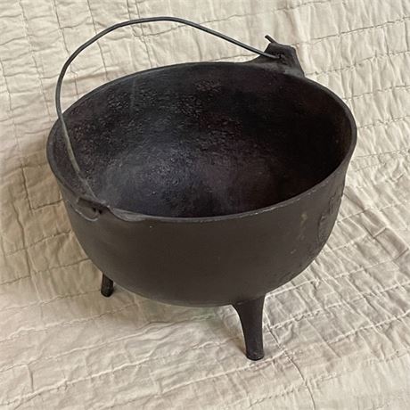 W. S. & Co. Arcole Iron Works Rare Pre 20th Century Cast Iron Footed Pot