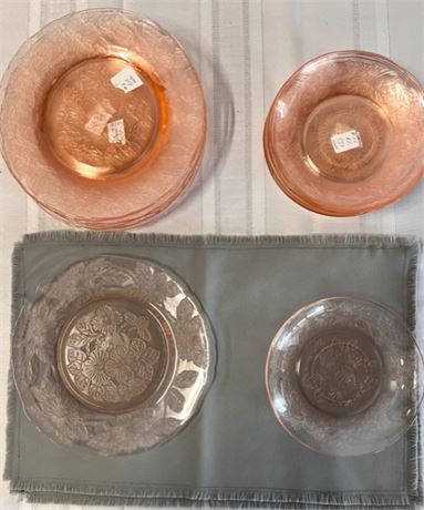 depression glass plates and saucers