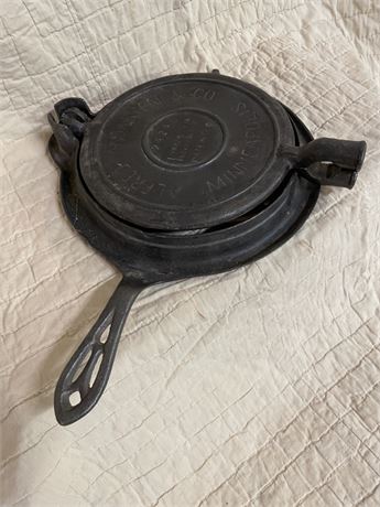 Vintage Alfred Andresen & Co. Cast Iron Krumbkake Iron 2424