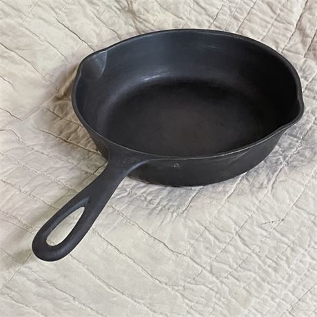 Vintage Wagner Cast Iron Skillet #5 - 1055E