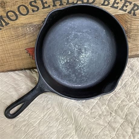 Vintage Wagner Cast Iron Skillet - 1053S? 9"