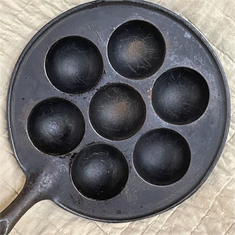 Vintage Wagner Cast Iron Aebleskiver/Monk Pan - 1312