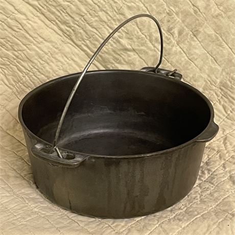 Vintage Wagner Cast Iron Pot w/ Handle - 1268J