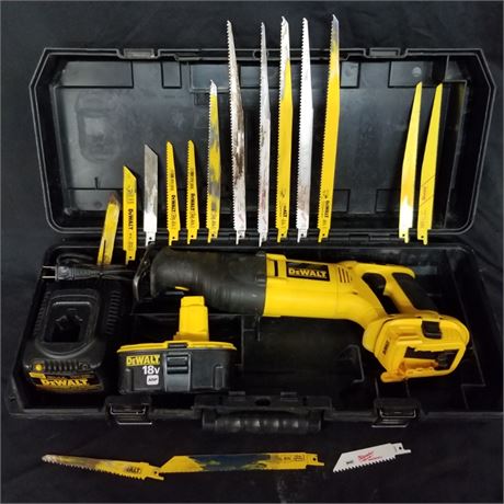 Dewalt Variable Speed Reciprocating Saw with Battery Adaptor/Blades & Case