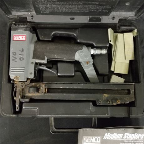 Senco Medium Stapler with Case & Staples