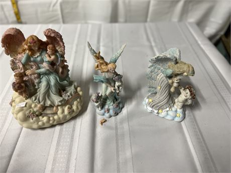 Angel trio figurines