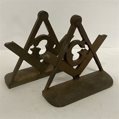 Vintage Cast Iron Mason's Book Ends