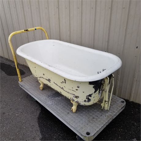 Antique Cast Iron Bath Tub...5'x30"