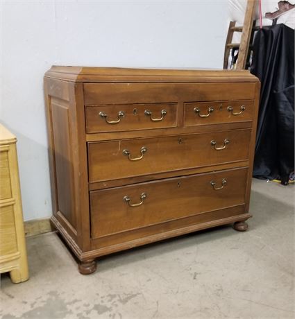 Vintage Dresser...44x21x41