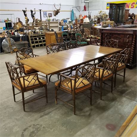 Spectacular Vintage Dining Room Table with 2 Leaves & 8 Cool Chairs