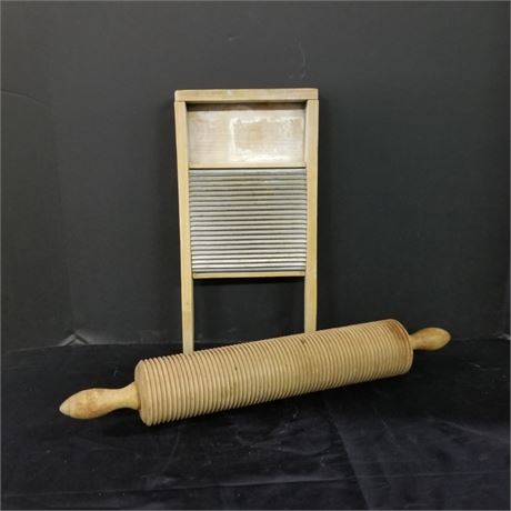 Antique Washboard & Ribbed 18" rolling Pin - Nice!