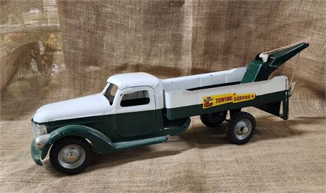 Vintage Structo Tow Truck