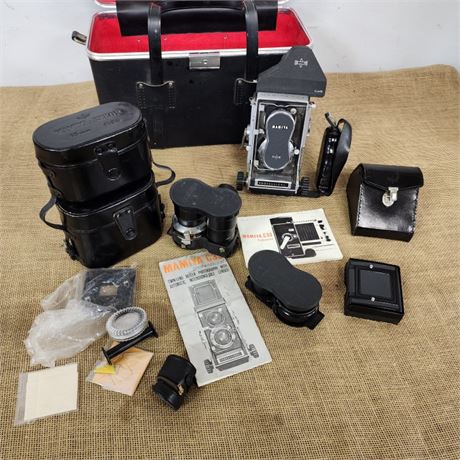 Vintage  Mamiya C33 Twin Lens Camera with Extra Components & Case