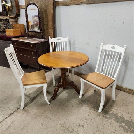 Small Tip Top Kitchen Table & Chairs...36"dia