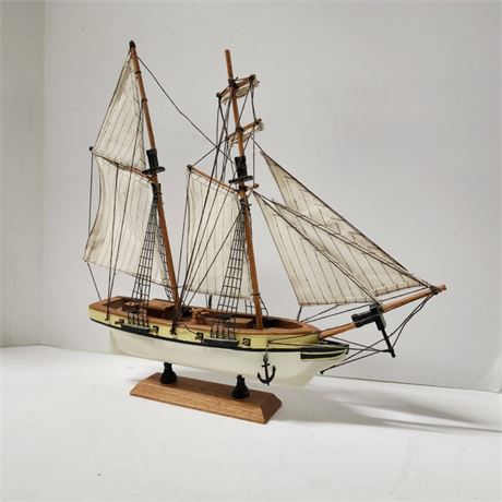 Model Wood Ship - 16x16