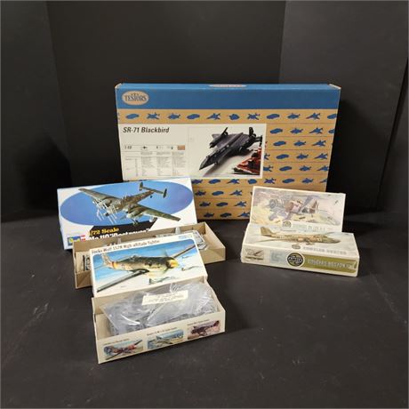 Assorted Collectible Airplane Model Kits