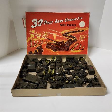 Vintage 32pc Army Combat Set