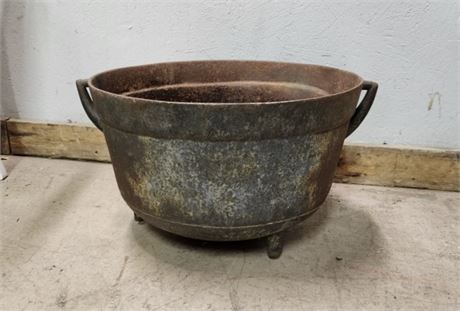 Vintage Footed Cast Iron Cauldron with Handles...18dia x11