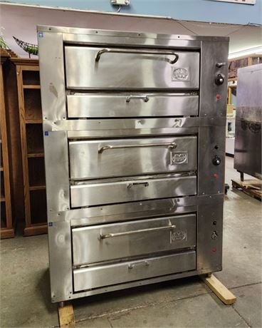 Montague Triple Deck Gas Pizza Oven...30x59x72