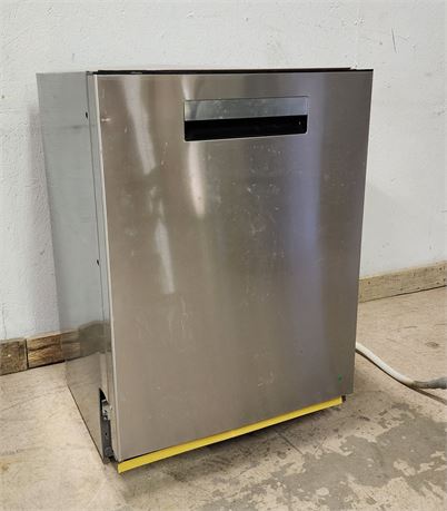 Like New Stainless Becko Under Counter Dishwasher, 24x23x34