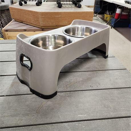 Raised Stainless Steel Dog Food & Water Dishes, 7" dia