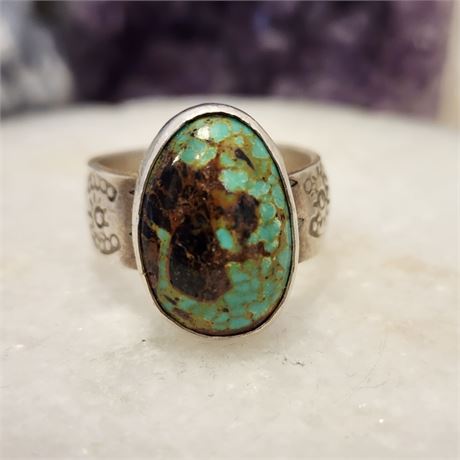 Number Eight Turquoise Ring set in Sterling Silver (925) by Ron Singer-Sz 10¾