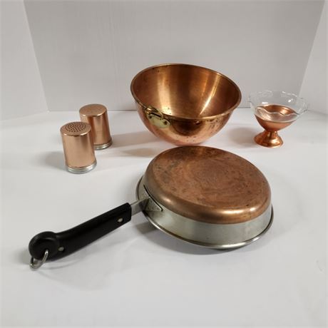 Assorted Vintage Copper Kitchenware, Including Revere Ware Skillet