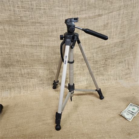 MX 1000 Adjustable Tripod