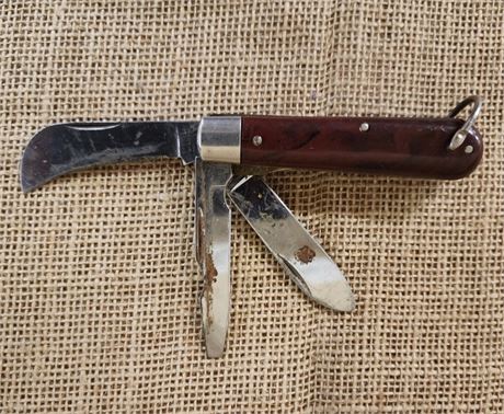 Vintage Colonial Folding Knife w/ Hook Blade