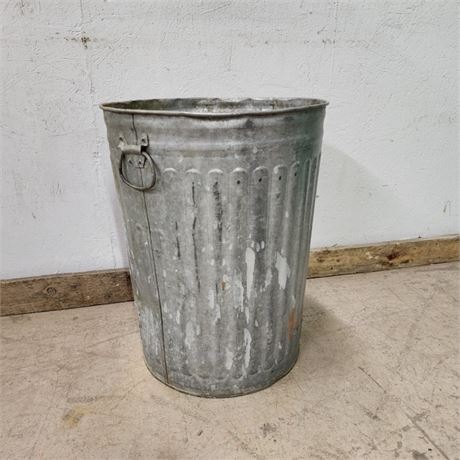 Retro Galvanized Metal Trash Can