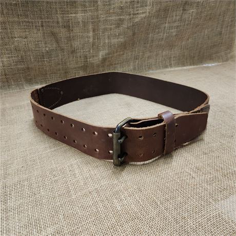 Like New Mcguire-Nicholas Carpenters Belt...42-46 SZ