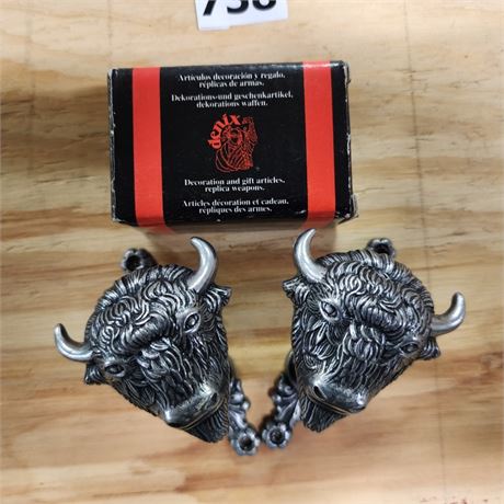 New Denix Metal Bison Head Wall Mount Weapon Hanger