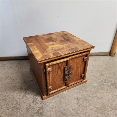 Handmade Marquetery End Table - Excellent Craftsmanship - 27x27x23