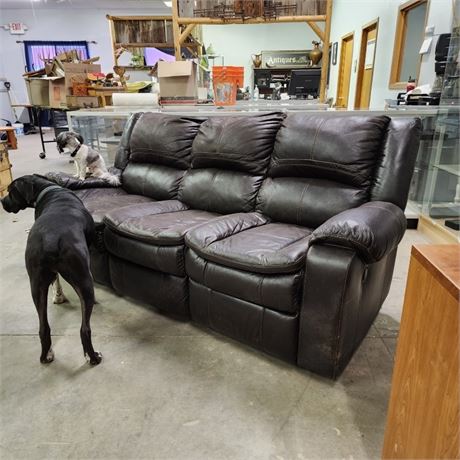 Recliner Sofa - (Left side does not work) 7'➡️