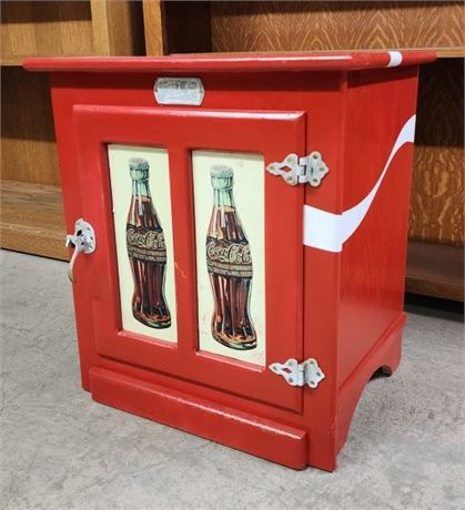 White Clad Coca-Cola Cooler Cabinet (Repro by MT Artist) - 22x16x24